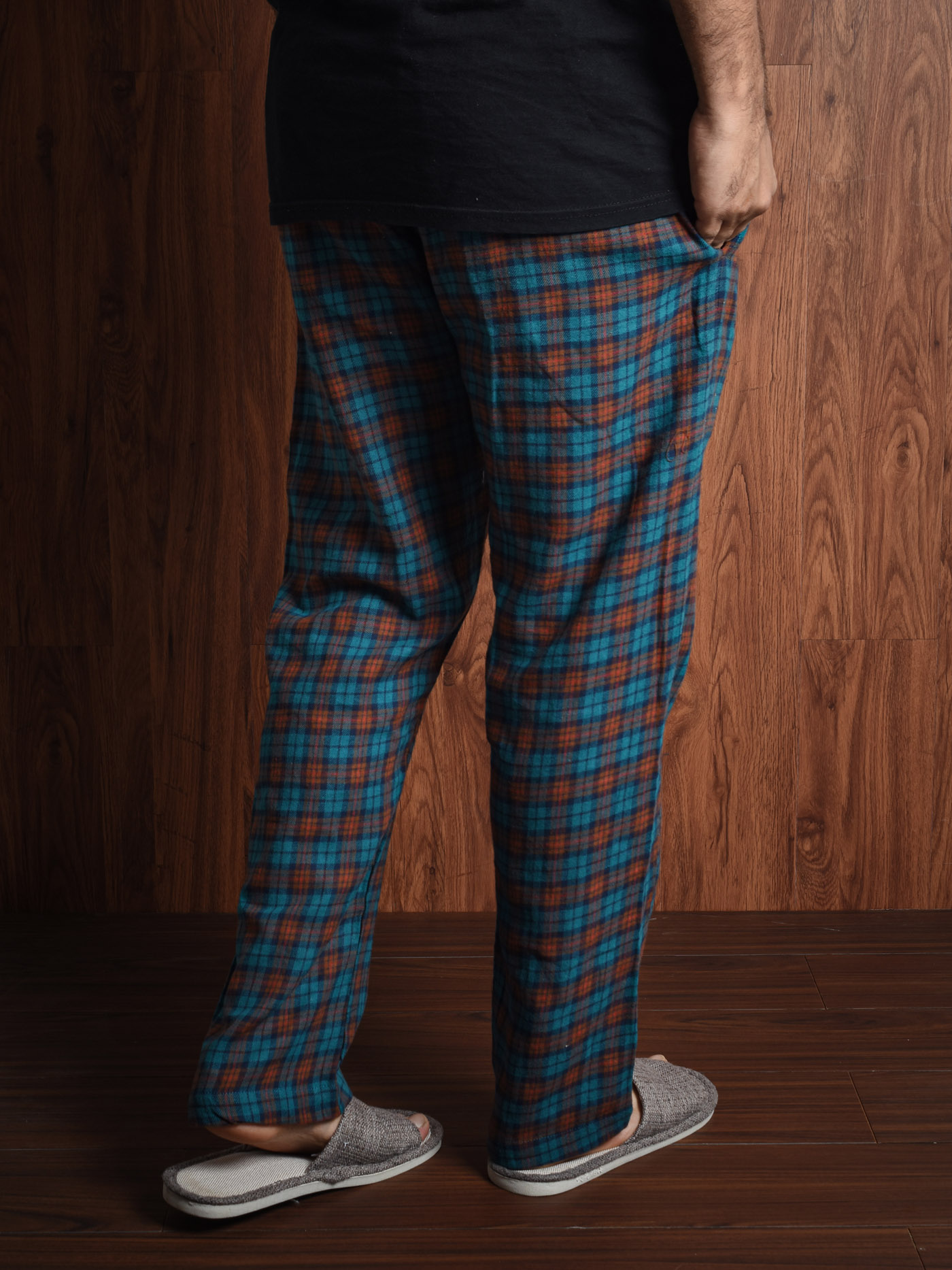 40 Best Plaid Pants Outfit For Men Images in August 2023